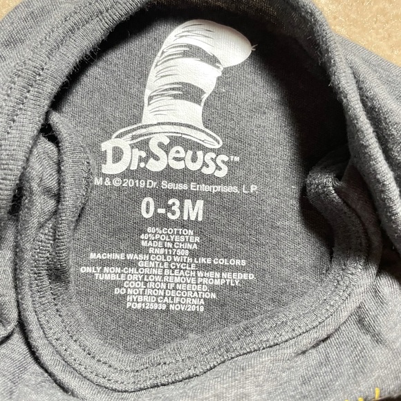 Bundle of Dr. Seuss Short Sleeved Onesie - Picture 4 of 5